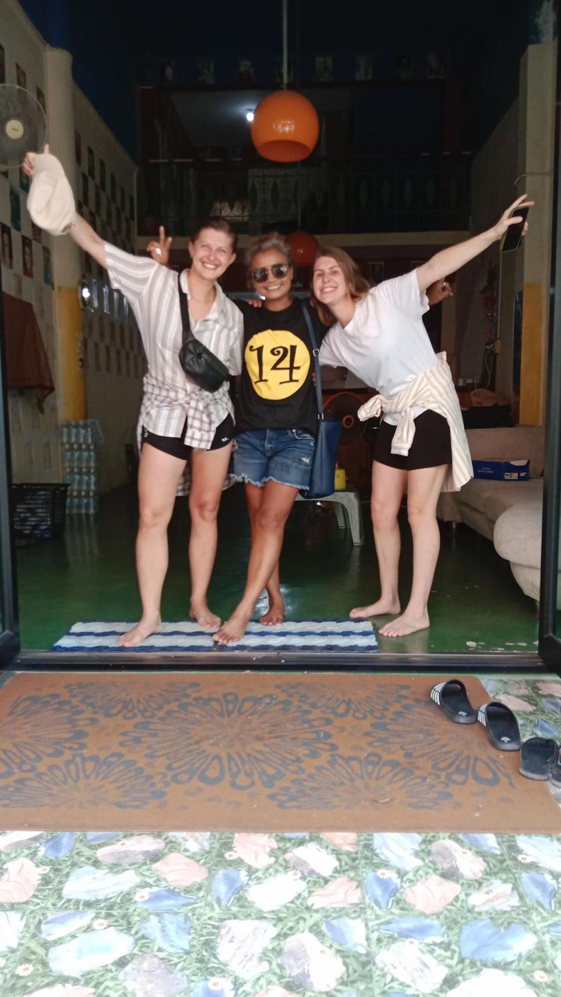 Banphe​ Hostel Bagian luar foto