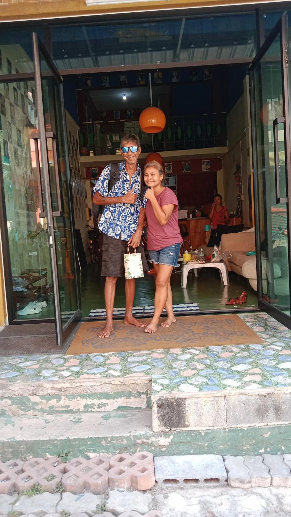 Banphe​ Hostel Bagian luar foto